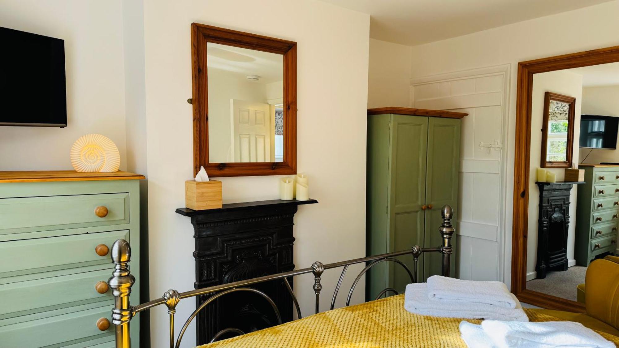 3 Bed Spa Cottage Southwater Ngoại thất bức ảnh